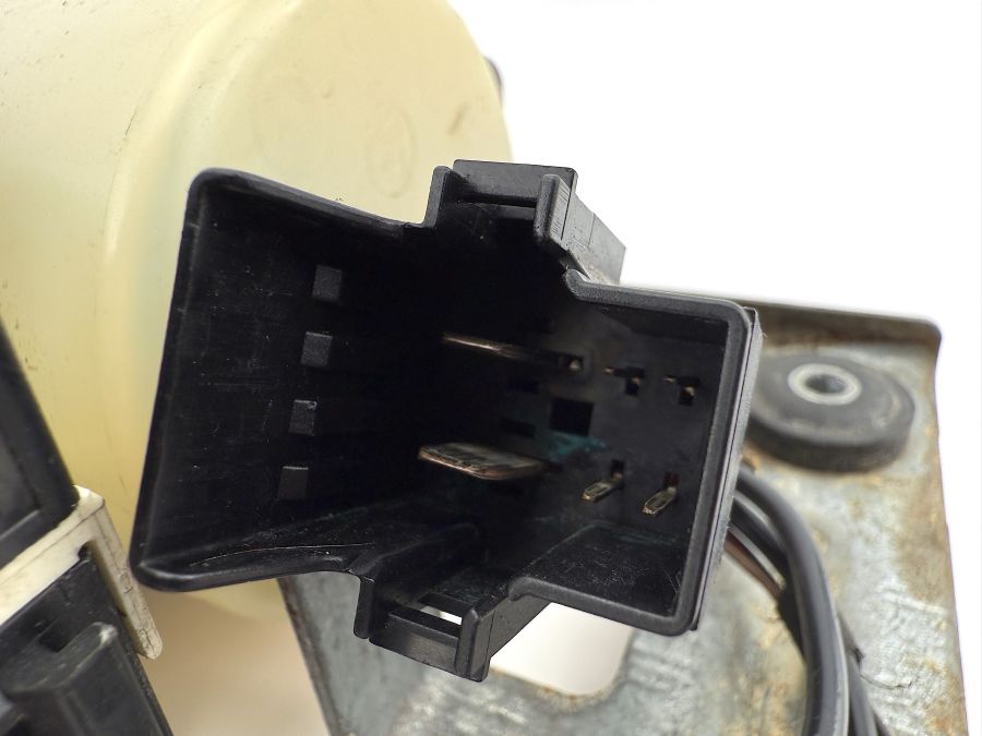 2308000030 | Mercedes SL500 | R230 Convertible roof top hydraulic pump 2308000030 | Mercedes SL500 | R230 Convertible roof top hydraulic pump