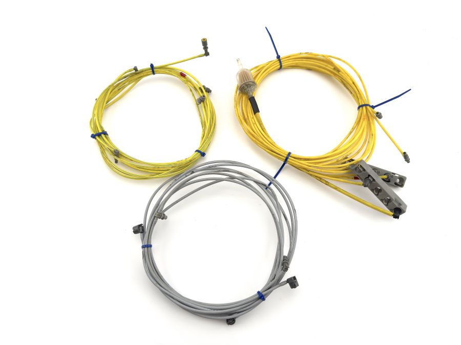 2308001615 2308000715 0001581435 | Mercedes SL500 | R230 Central locking and seat vacuum pipe lines
