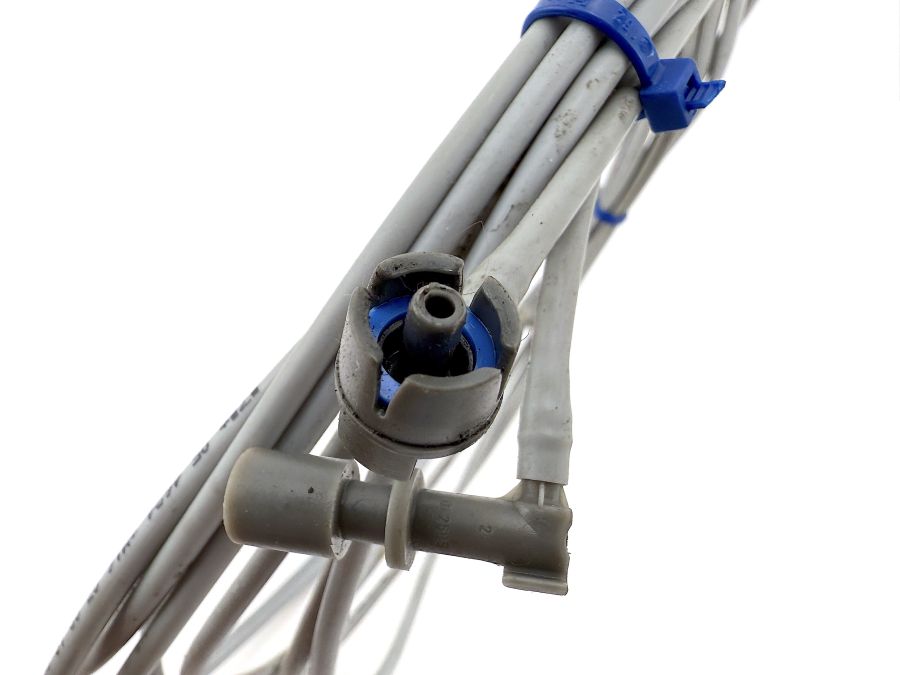 2308001615 2308000715 0001581435 | Mercedes SL500 | R230 Central locking and seat vacuum pipe lines