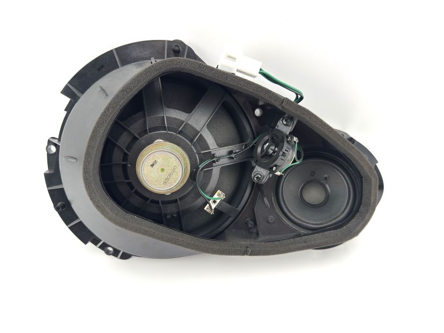 2308201102 | Mercedes SL500 | R230 Left door speakers