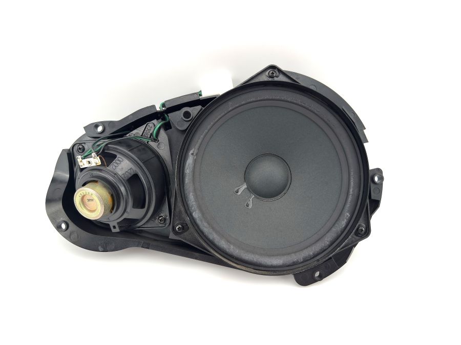 2308201102 | Mercedes SL500 | R230 Left door speakers