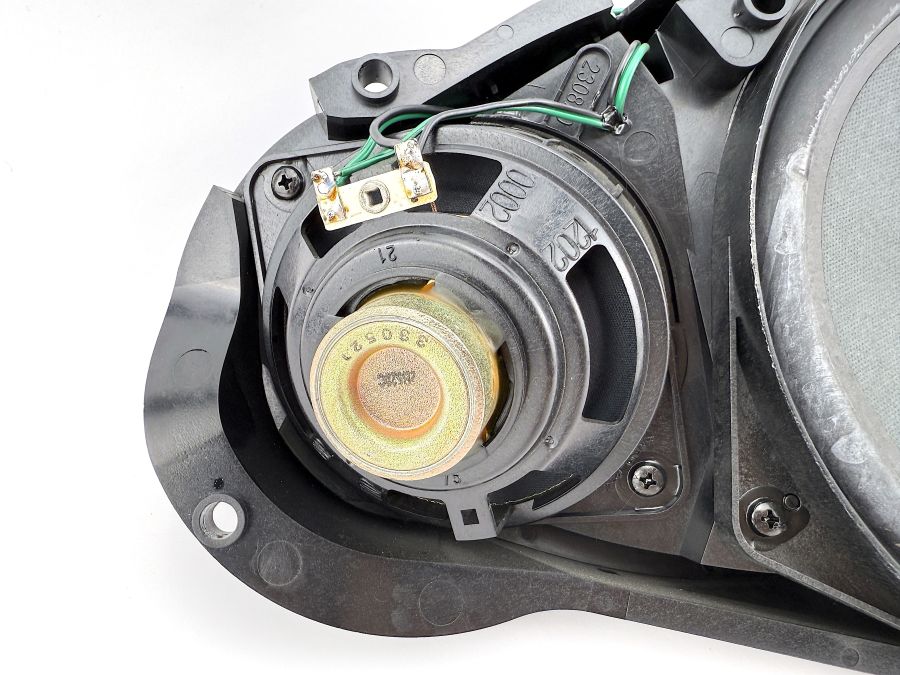 2308201102 | Mercedes SL500 | R230 Left door speakers