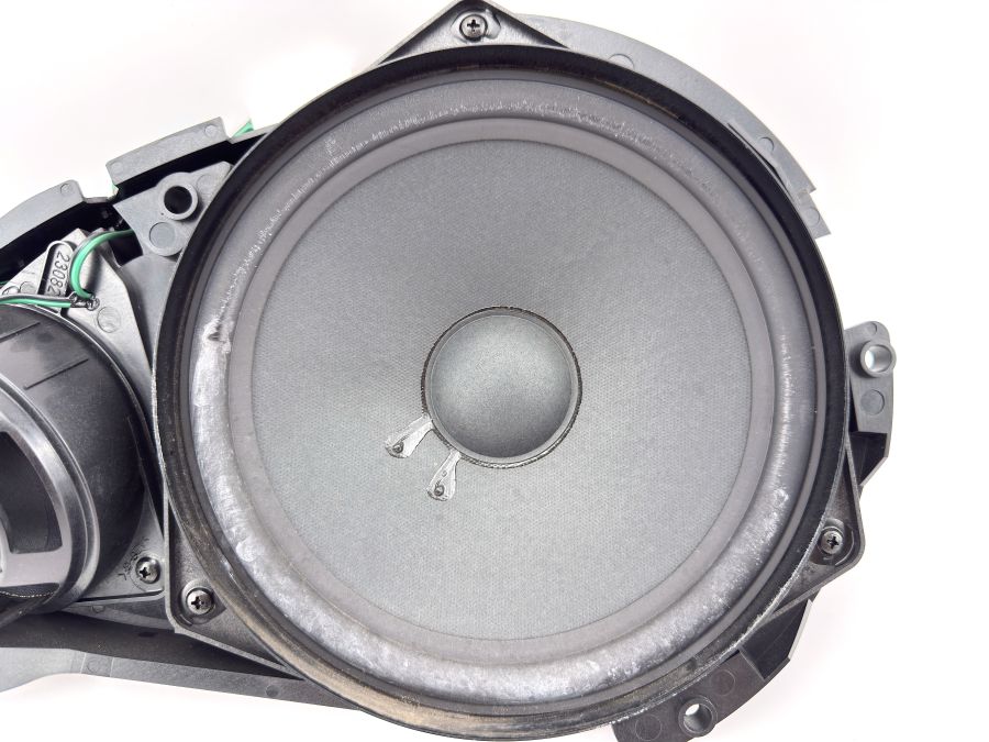 2308201102 | Mercedes SL500 | R230 Left door speakers
