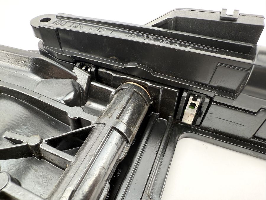 2308205010 2307500706 2308201942 | Mercedes SL500 | R230 Left side trunk flap with mechanism