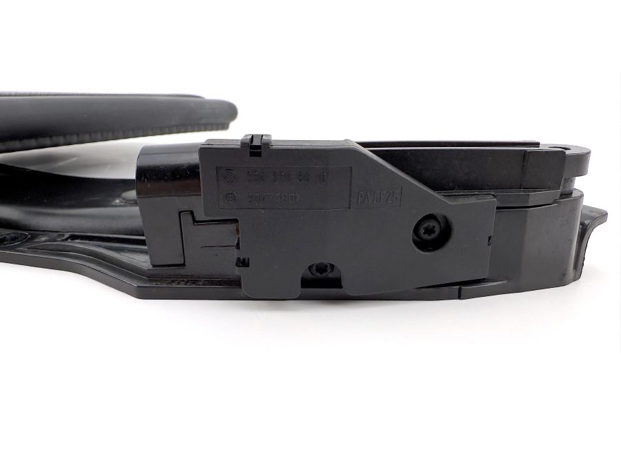 2308205010 2307500706 2308201942 | Mercedes SL500 | R230 Left side trunk flap with mechanism
