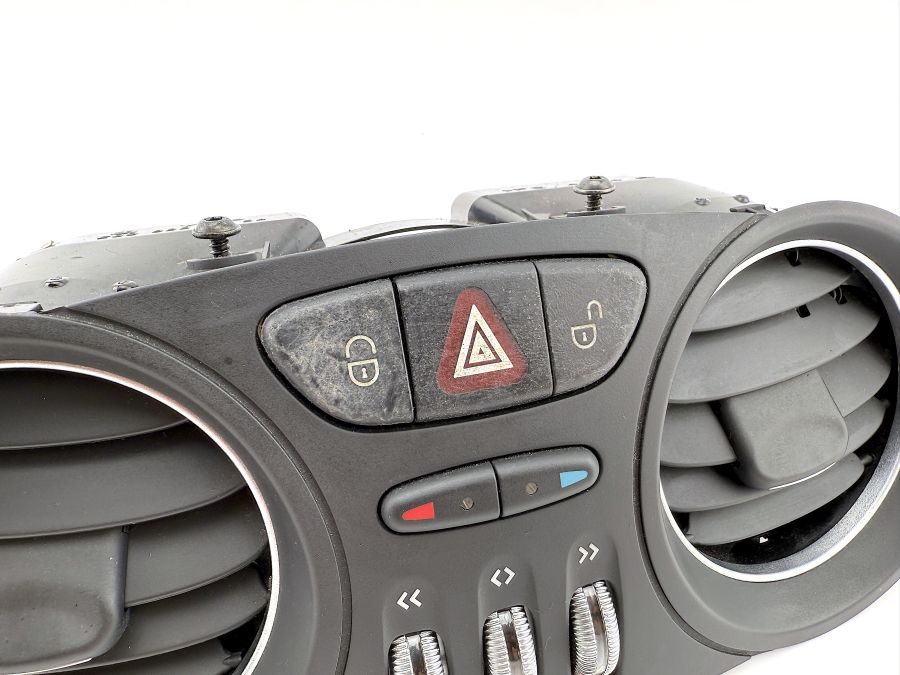 2308300054 | Mercedes SL500 | R230 Center air dash heater vent