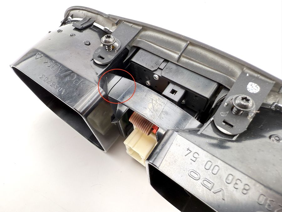 2308300054 | Mercedes SL500 | R230 Center air dash heater vent
