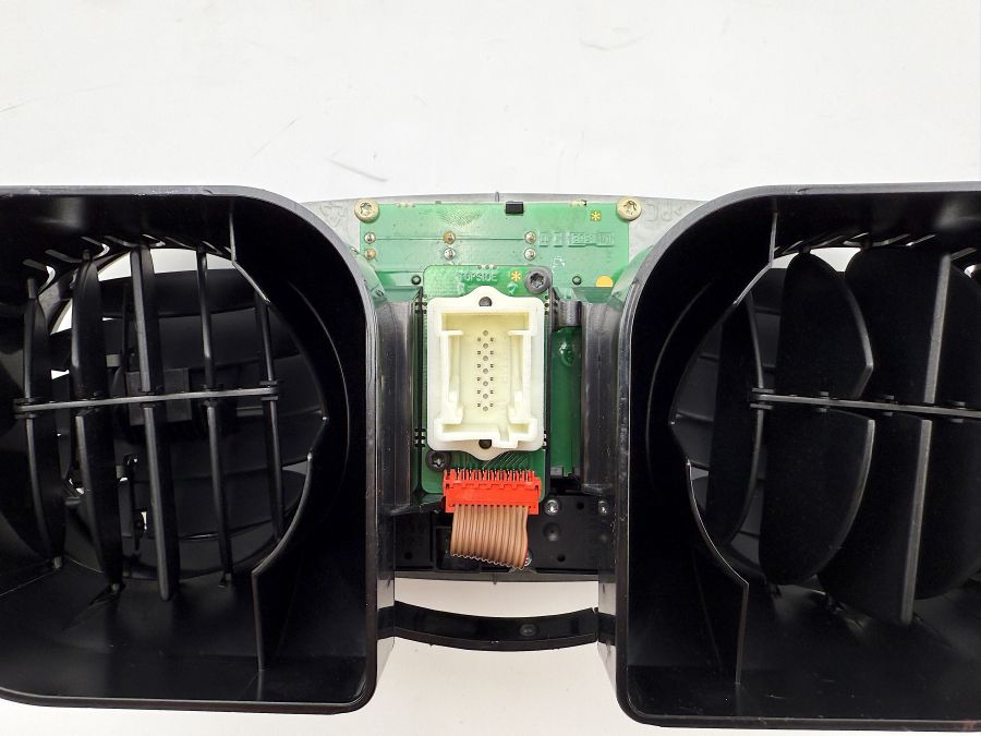 2308300054 | Mercedes SL500 | R230 Center air dash heater vent