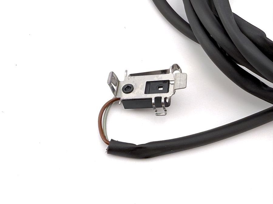 2308700410 | Mercedes SL55 | R230 Vario roof front left lock micro switch