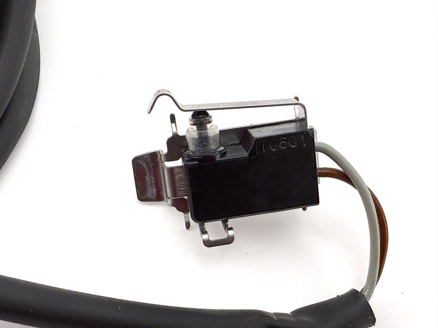 2308700410 | Mercedes SL55 | R230 Vario roof front left lock micro switch