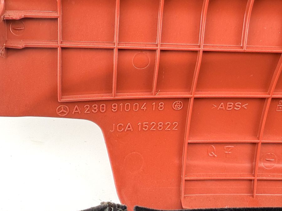 2309190173 2309100018 2309180630 | Mercedes SL500 | R230 Under seat center compartment right seat