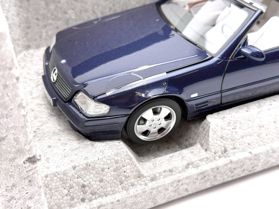 B66040657 | Mercedes SL-Class | R129 SL500 1998-2001 model car