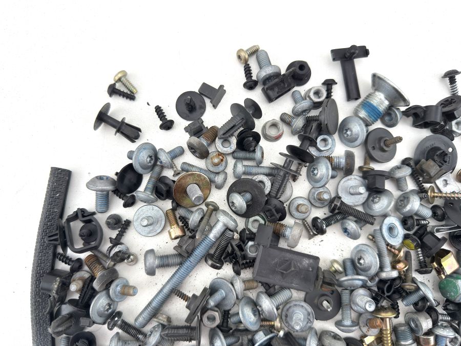 N000000000484 N000000001935 0019846129 | Mercedes SL500 | R230 Interior and trunk screws