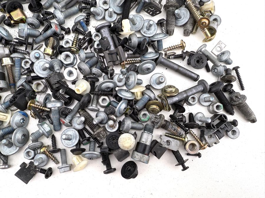 N000000000484 N000000001935 0019846129 | Mercedes SL500 | R230 Interior and trunk screws