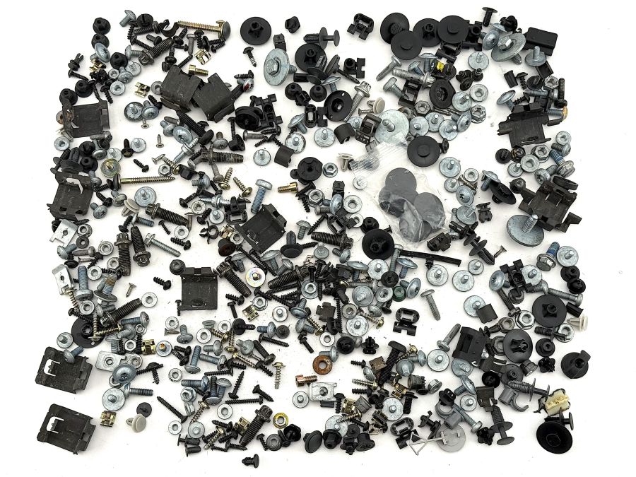 N00000002035 N000000000523 0019845629 | Mercedes SL500 | R230 Interior and trunk screws