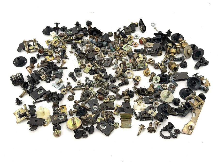 N914127003201 N914127004201 N914031004200 | Mercedes SL500 | R129 Interior and trunk screws N914127003201 N914127004201 N914031004200 | Mercedes SL500 | R129 Interior and trunk screws