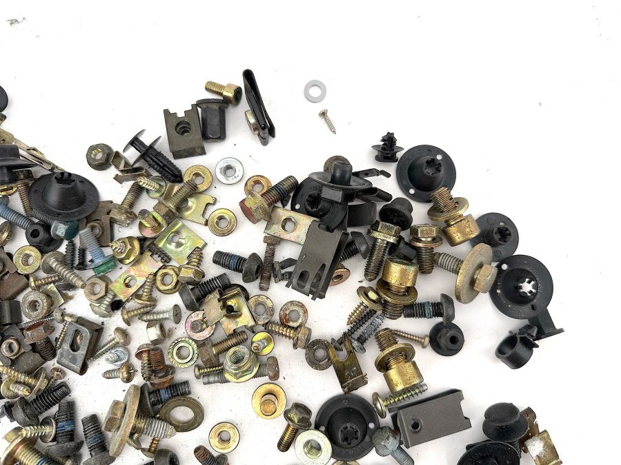 N914127003201 N914127004201 N914031004200 | Mercedes SL500 | R129 Interior and trunk screws N914127003201 N914127004201 N914031004200 | Mercedes SL500 | R129 Interior and trunk screws